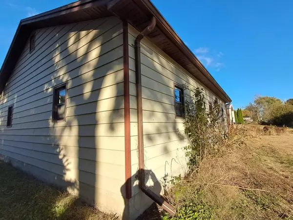 Prairie City, IA 50228,103 E South Street