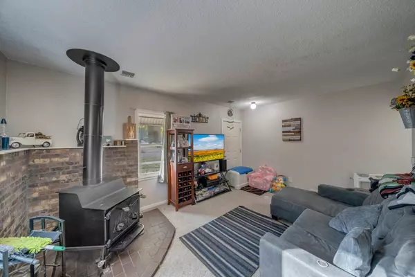 Des Moines, IA 50317,1905 Searle Street