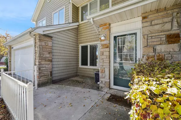 West Des Moines, IA 50266,811 Burr Oaks Drive #407