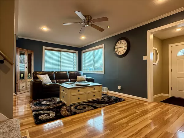 IA 50154,60 S 4th Street