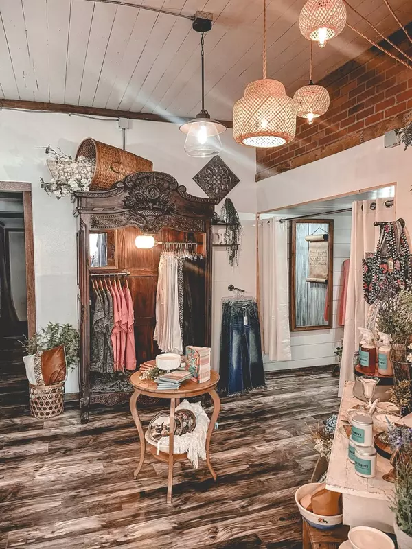 Mount Ayr, IA 50854,119 N Taylor Street