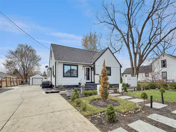 Altoona, IA 50009,406 1st Street E