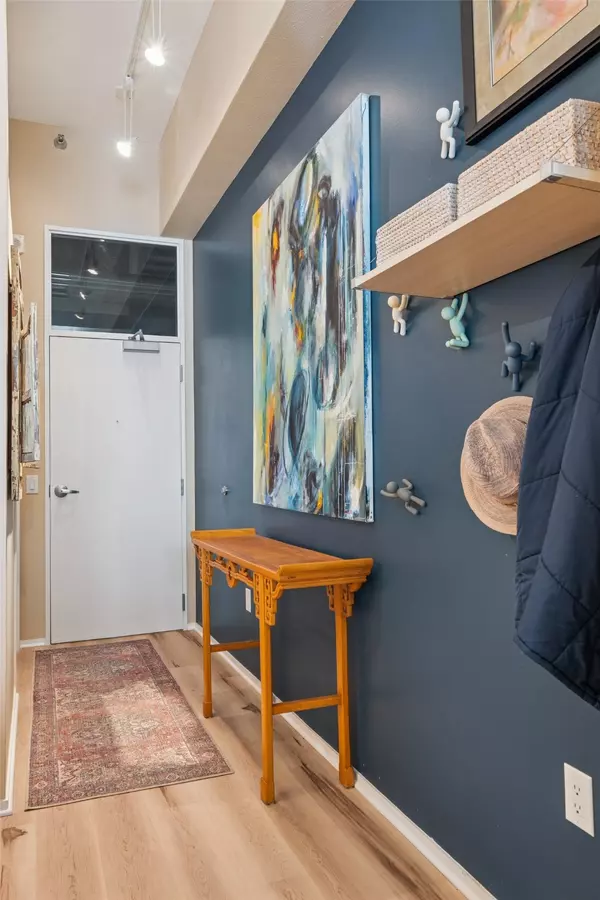 Des Moines, IA 50309,111 10th Street #406