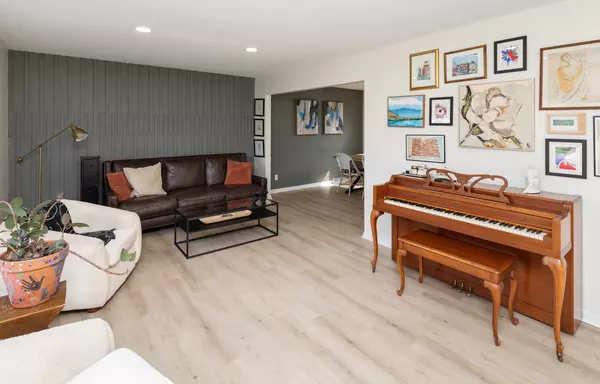 Des Moines, IA 50321,3109 SW 40th Street