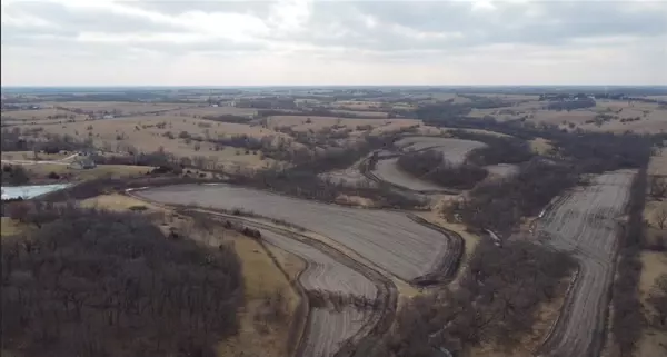 Cumming, IA 50061,000 Pointe Court