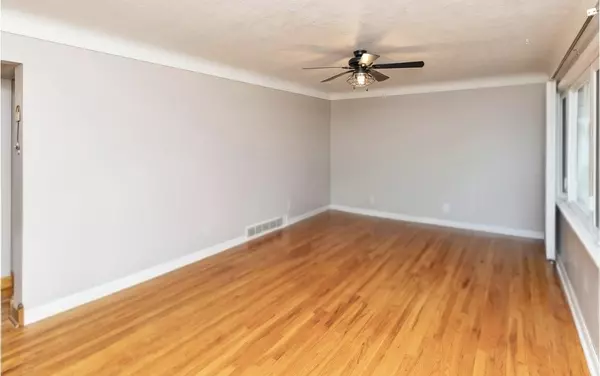 Des Moines, IA 50310,3838 Valdez Drive