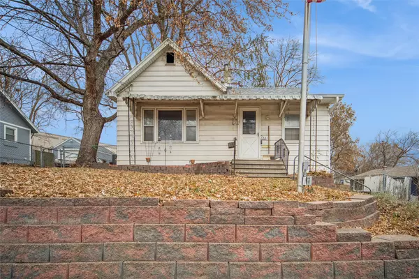 Des Moines, IA 50315,733 Bell Avenue