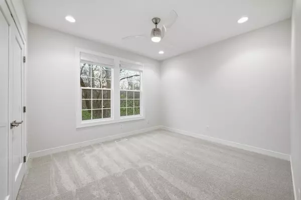 Clive, IA 50325,16387 Boston Commons Circle