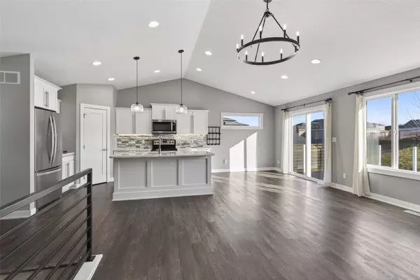 Des Moines, IA 50317,2609 E 48th Street