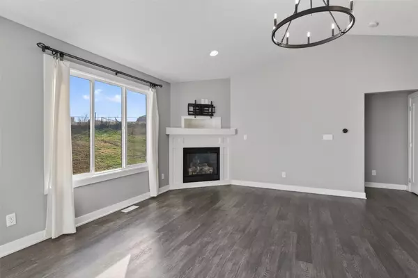 Des Moines, IA 50317,2609 E 48th Street