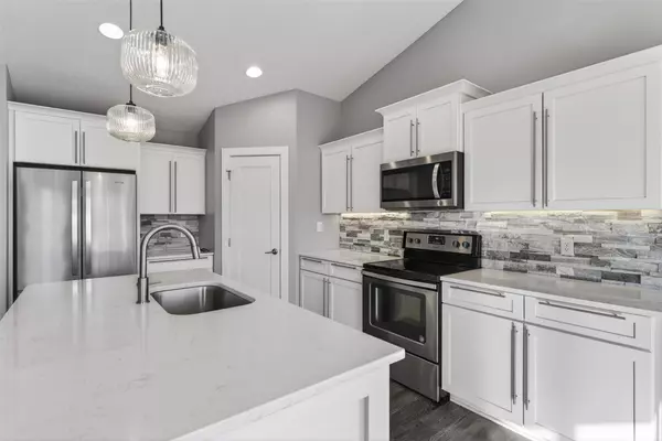 Des Moines, IA 50317,2609 E 48th Street