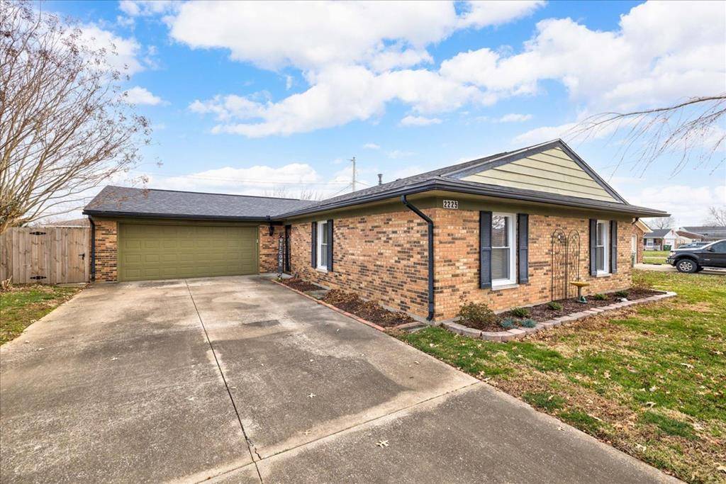 2225 Secretariat Dr, Owensboro, KY 42301