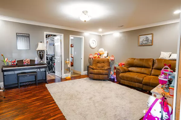 Beaver Dam, KY 42320,503 Wright Road