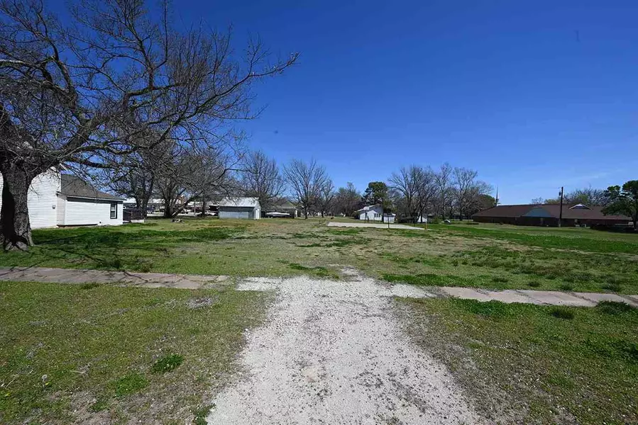 122 3rd St, Morrison, OK 73061