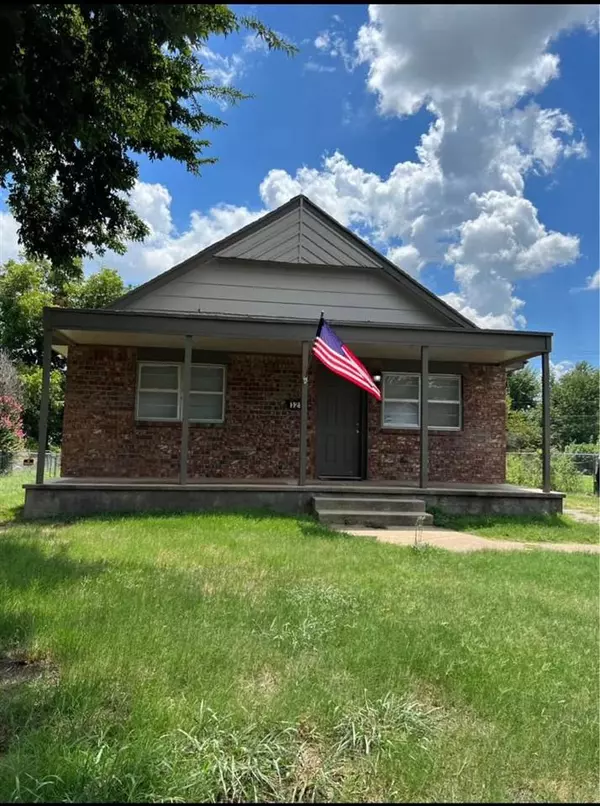 1217 E Cherry St, Cushing, OK 74023-4201