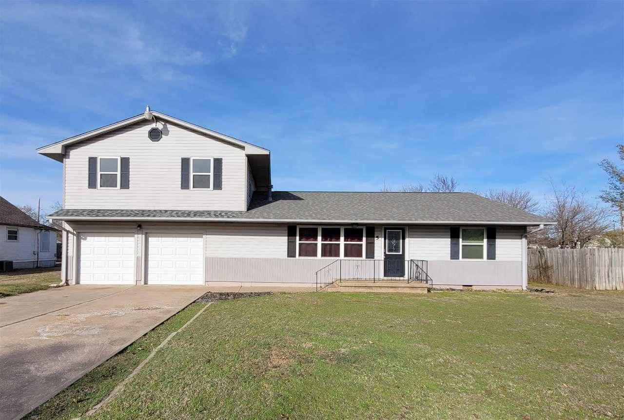 5 Delaware St, Perry, OK 73077-6821