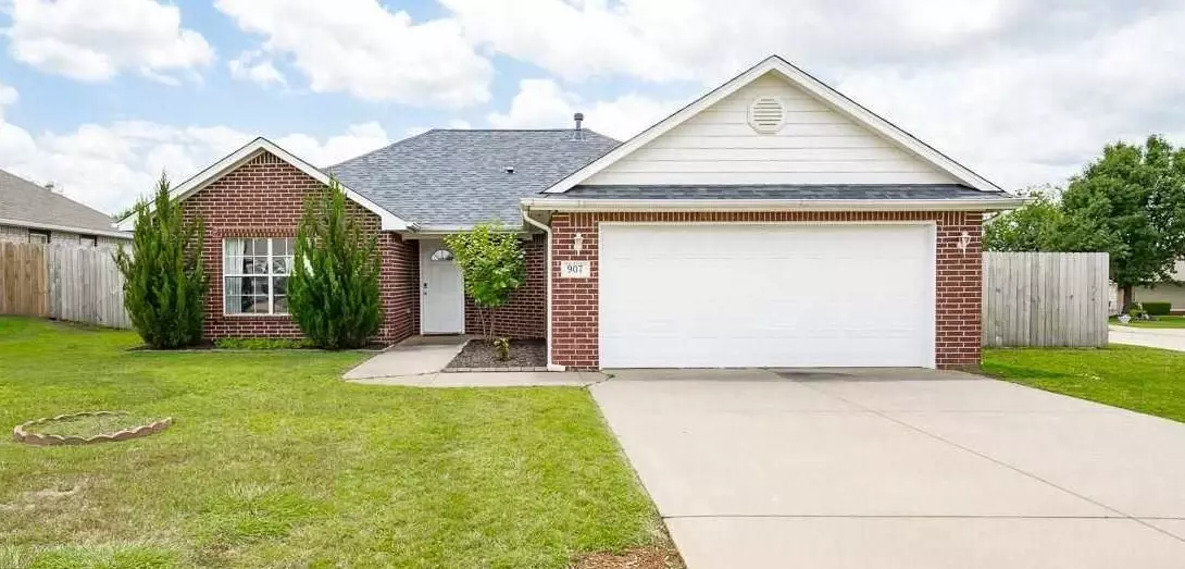 907 Lauren Ln, Stillwater, OK 74075-8554