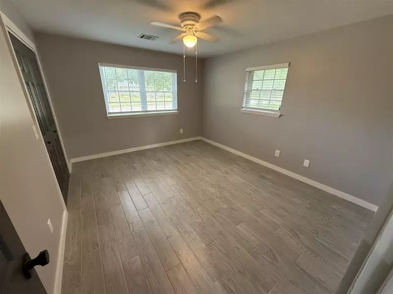 3105 N Mcmillan Ave, Bethany, OK 73008-4363