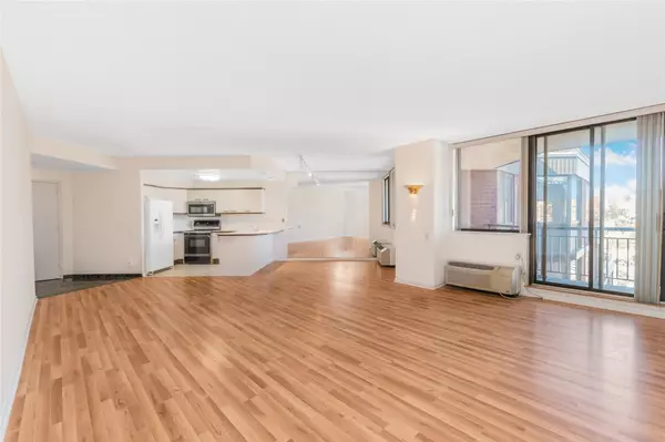 Hartsdale, NY 10530,50 E Hartsdale AVE #8I