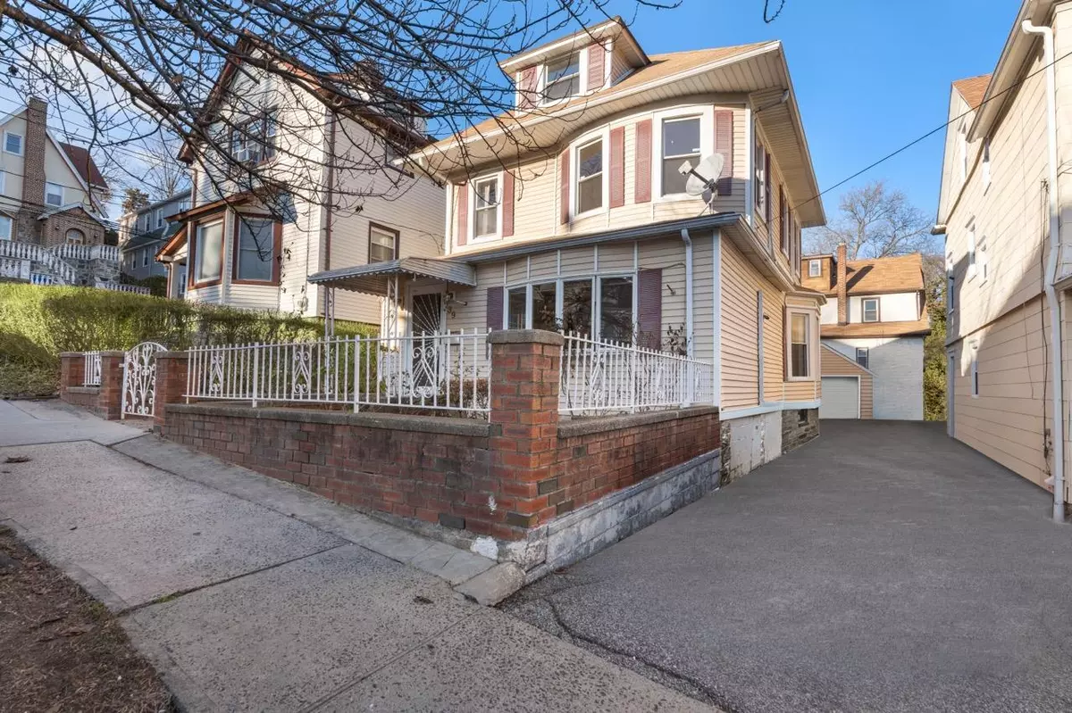 Yonkers, NY 10704,39 Vernon PL