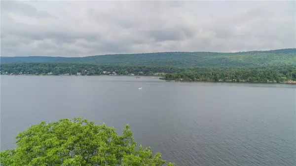 Greenwood Lake, NY 10925,26 Cove RD