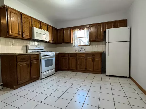 Yonkers, NY 10701,33 Stillman