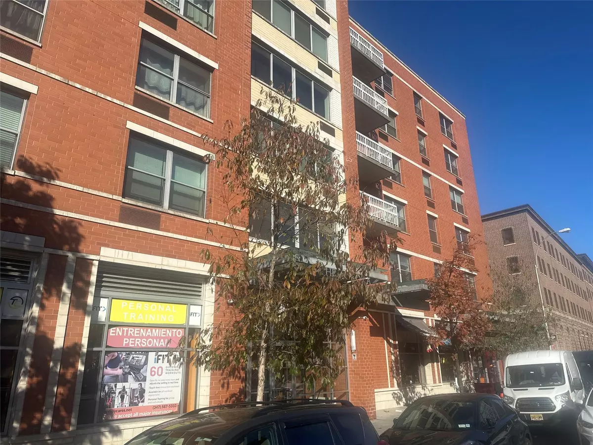 Bronx, NY 10451,837 Washington AVE #5H