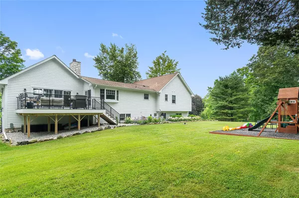 Bedford, NY 10506,6 Meadow Lark LN