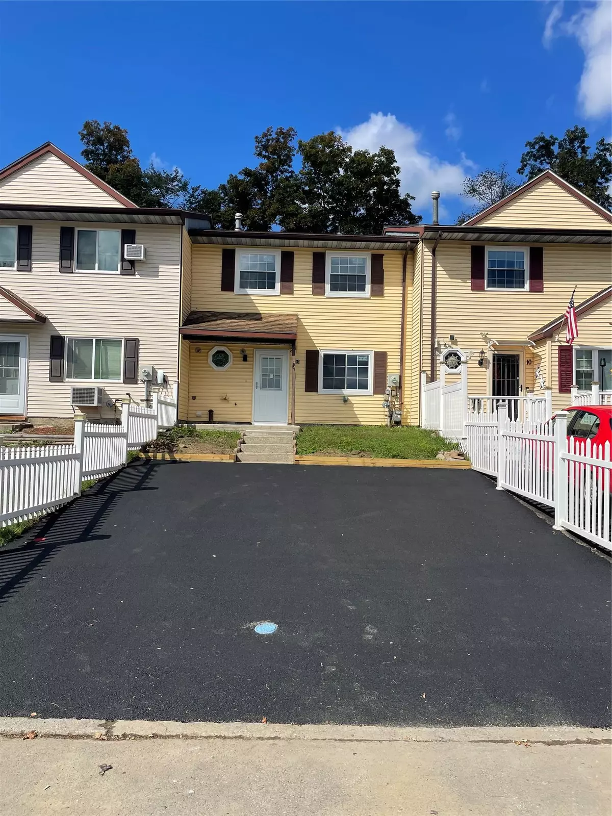 Middletown, NY 10940,12 Cedar CT