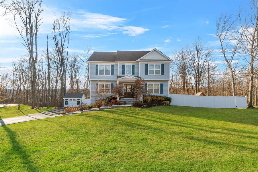 16 Copper Rock RD, Walden, NY 12586