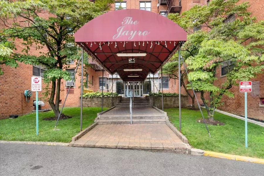 555 Bronx River Road #2N, Yonkers, NY 10704