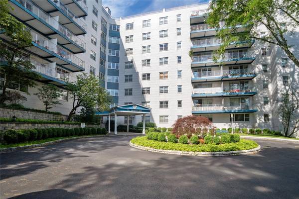 499 N Broadway #2L, White Plains, NY 10603