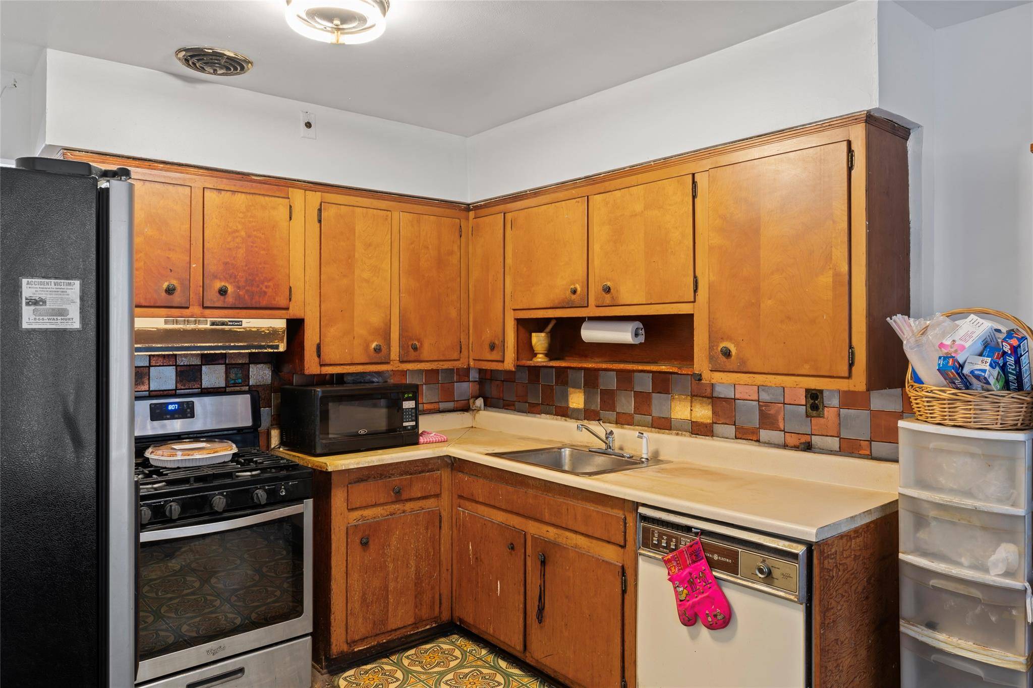 Bronx, NY 10469,3485 Mickle AVE