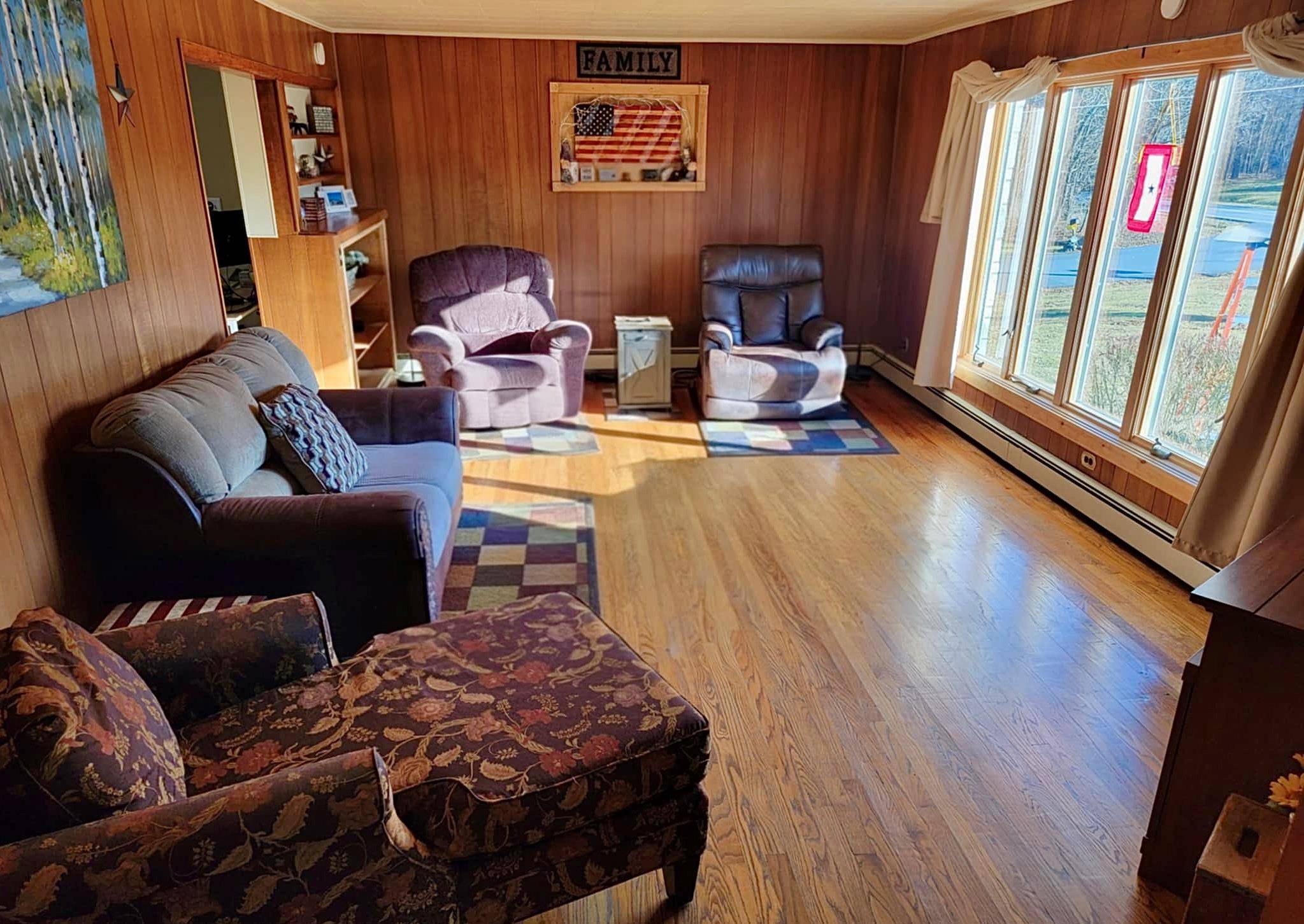 Wallkill, NY 12589,7 Red Top RD