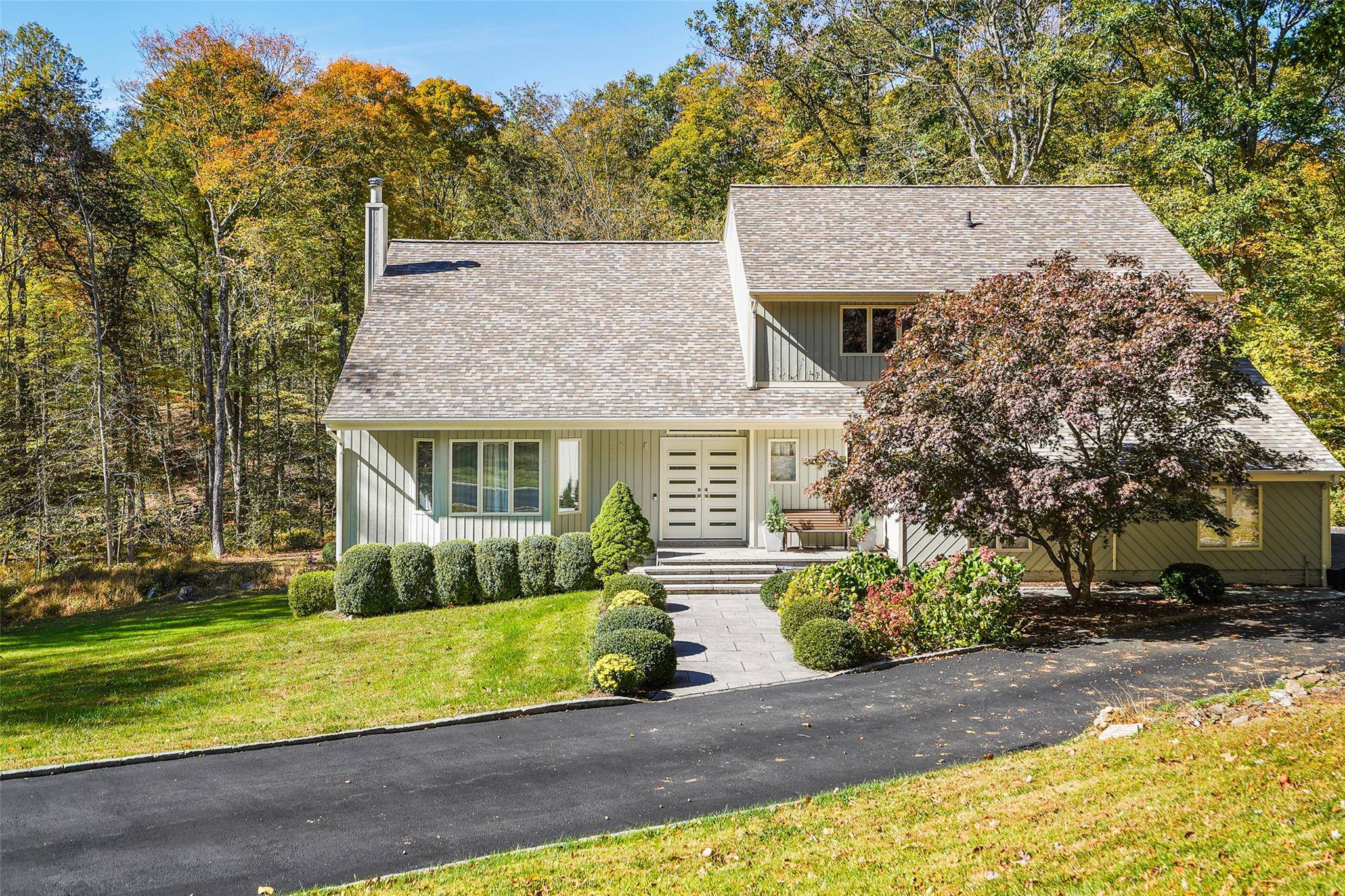 3 Blacksmith LN, Pound Ridge, NY 10576