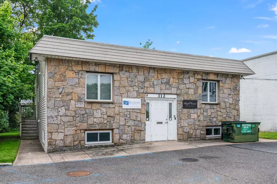 312 Larkfield RD #1st Floor, East Northport, NY 11731