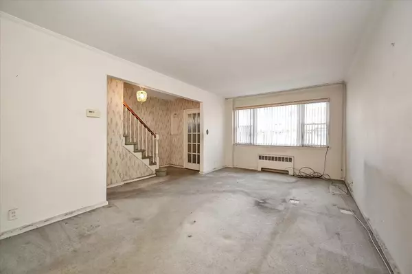 Flushing, NY 11367,140-14 68th DR