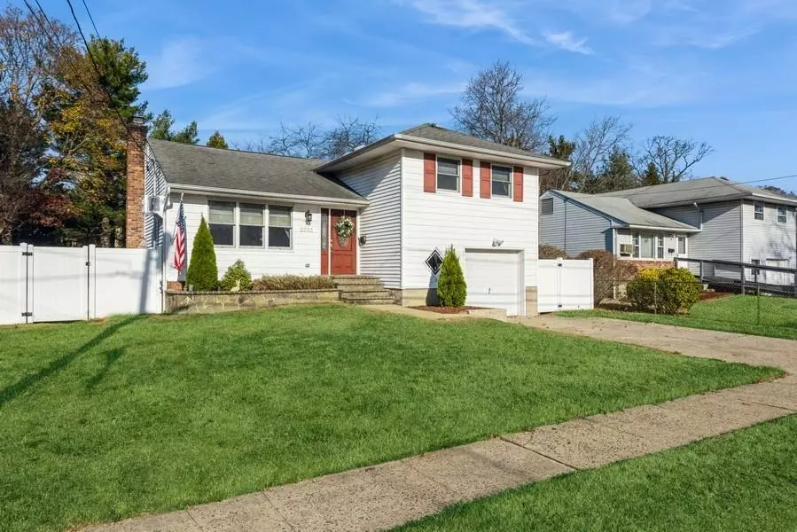 North Bellmore, NY 11710,2353 Hamilton