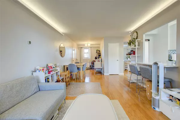 Rego Park, NY 11374,98-20 62nd DR #15H