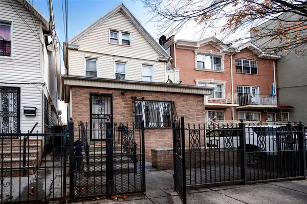 Corona, NY 11368,34-15 102 St