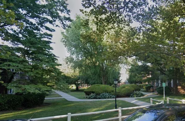 69-80 136th ST #B, Kew Garden Hills, NY 11367