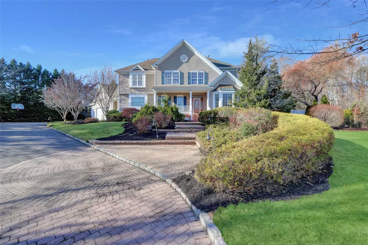 Wading River, NY 11792,8 Brookline CT