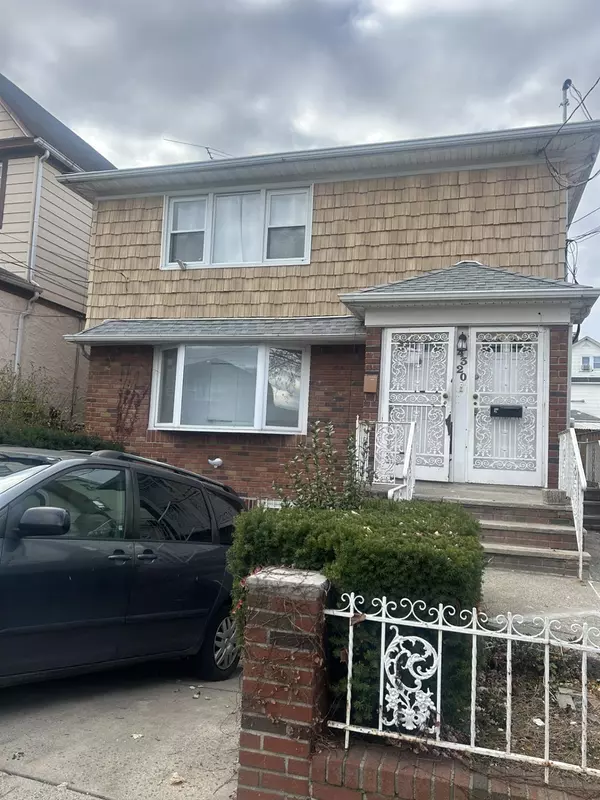 43-20 164, Flushing, NY 11358