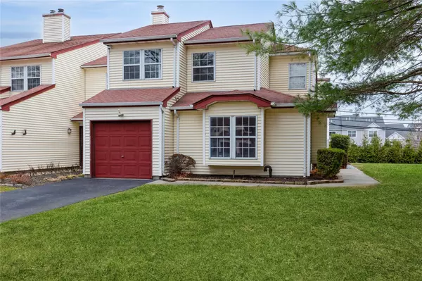 Coram, NY 11727,6 Cornwallis CT