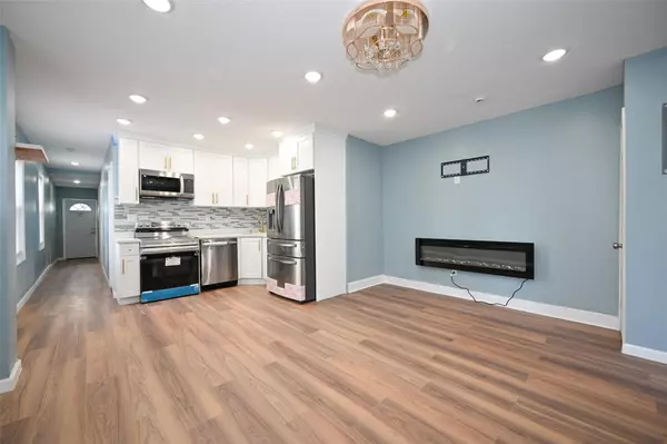 Queens Village, NY 11427,88-46 213th ST