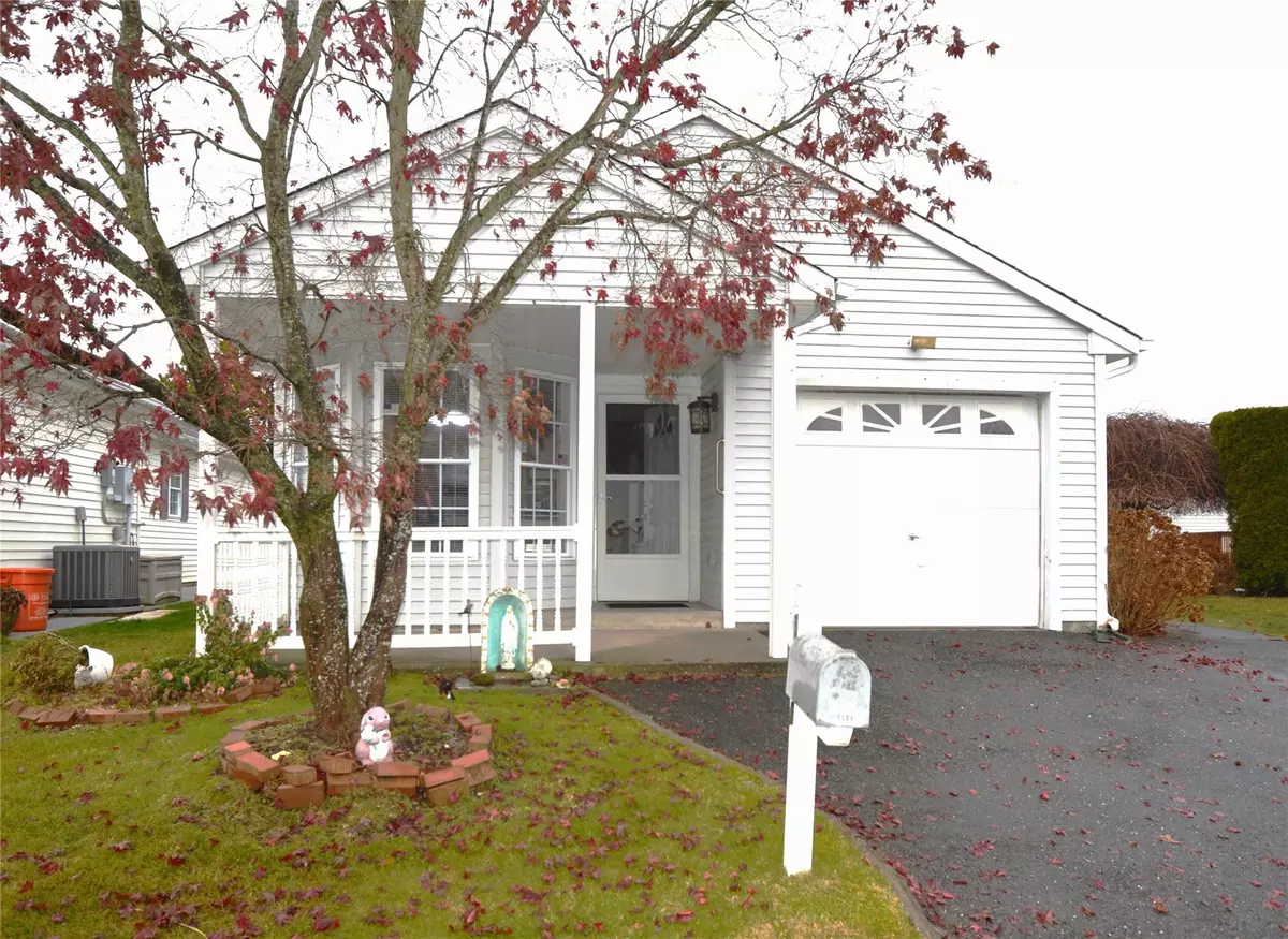 Manorville, NY 11949,5157 Village CIR