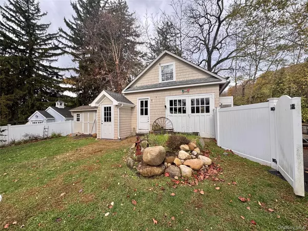 Port Jefferson, NY 11777,213 Maiden LN