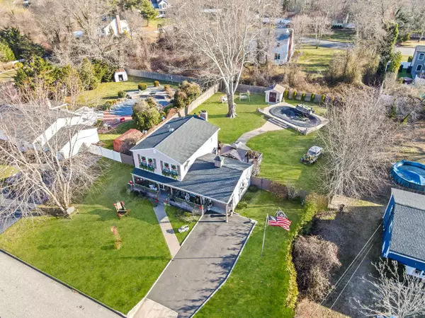 Bellport, NY 11713,21 Country Greens Dr