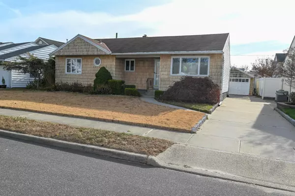 709 Brower AVE, Franklin Square, NY 11010