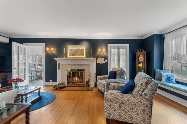 Bayside, NY 11361,36-30 212th St